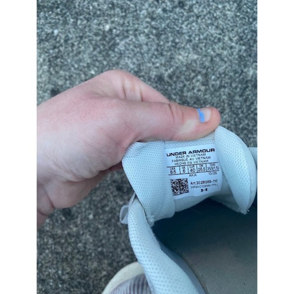 Under Armour Charged Sneakers Womens 8.5 Off White Athletic Shoes 3028569-110 - Picture 4 of 9